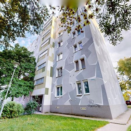 Modern 2 Bedroom Apt - Free Parking 布拉迪斯拉发 外观 照片
